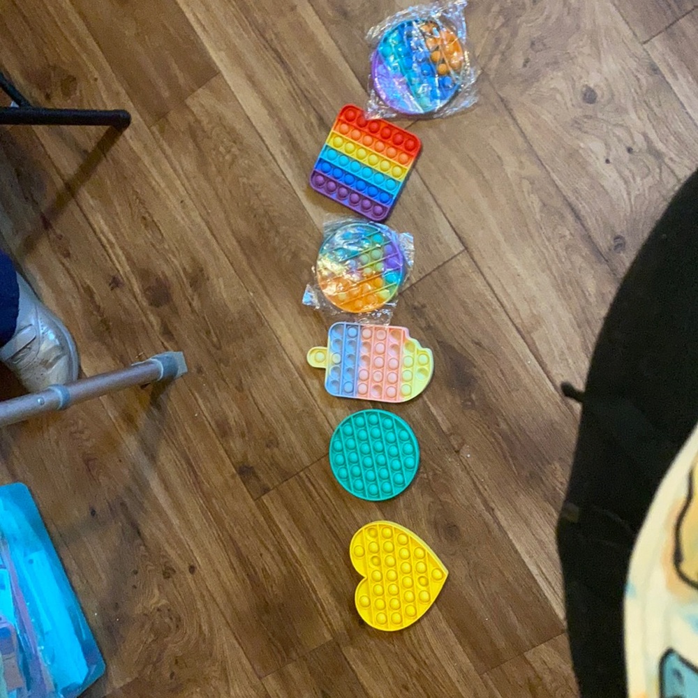 Fidgets - Picture 2 of 7